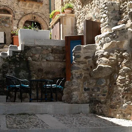 U Catoiu アパート シッラ
